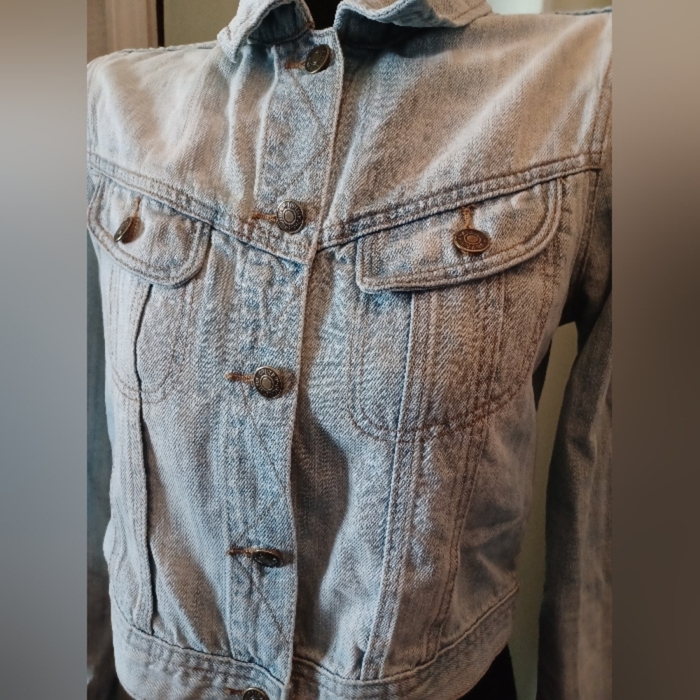 Forever 21 Light Blue Denim Jean Jacket - Picture 8 of 11